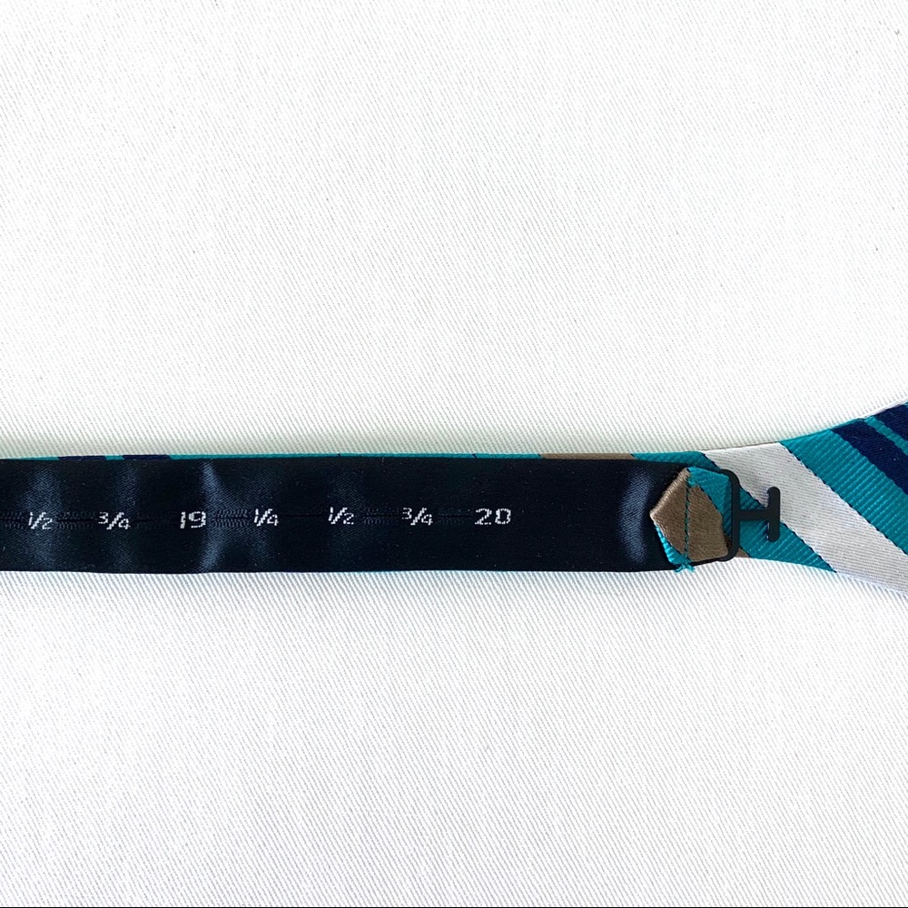 Rooster Bow Tie Fully Adjustable - Picture 4 of 6